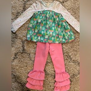 Like new Matilda Jane girls size 6 holiday matching set